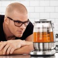 Bezprzewodowy czajnik elektryczny do herbaty Sage The Tea Maker BTM800BSS