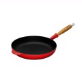 Patelnia z Drewnianą Rączką Żeliwo Le Creuset 28cm, wiśniowa