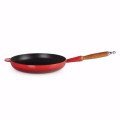 Patelnia z Drewnianą Rączką Żeliwo Le Creuset 28cm, wiśniowa
