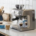 Profesjonalny automatyczny ekspres kolbowy Sage The Barista Touch SES880BSS