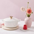 Okrągła Brytfanna Le Creuset Hearts z uchwytem w kolorze jasnego złota Żeliwo 22 cm / 3.3L