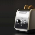 Toster 2 KitchenAid kremowy 5KMT221EAC
