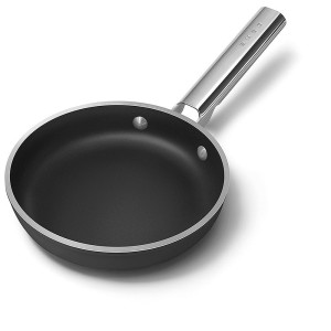 Patelnia Smeg o średnicy 20cm FPF2002BLM Czarny mat