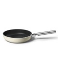 Patelnia Smeg o średnicy 24cm FPF2402CRM Kremowy mat