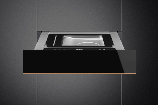 Szuflada sommelierska Smeg CPS615NR, linia Dolce Stil Novo