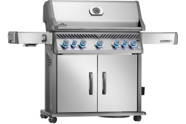 Grill gazowy Napoleon 2025 vs 2026 – porównanie modeli Freestyle, Rogue i Prestige. Co nowego?